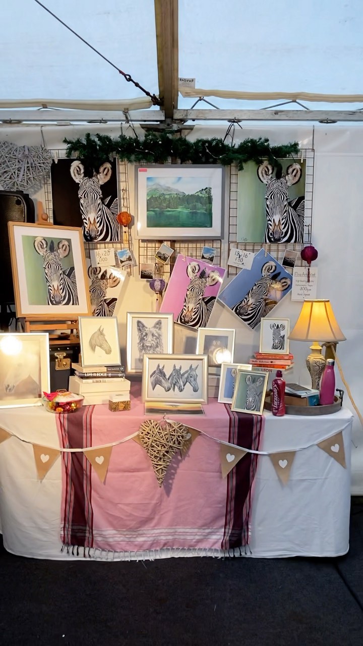 BOOM 💜💚💙🧡
Trade stand debut all set up and ready to go @cocklebarrow
Please pop in and see me if you get a chance! Have a great day x