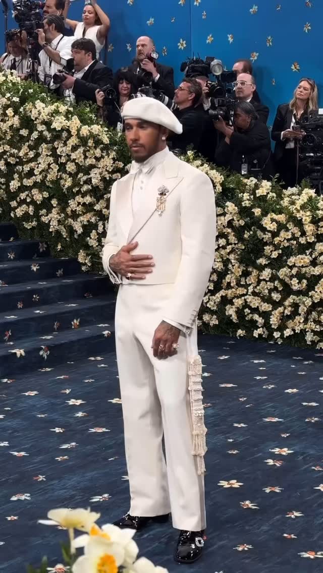 YES! @LEWISHAMILTON - CO-CHAIR OF THE #METGALA 2025
- Vogue
#ASTHETIKMAGAZINE #FASHION #METGALA #LEWISHAMILTON #VOGUE #VIRAL #NEW