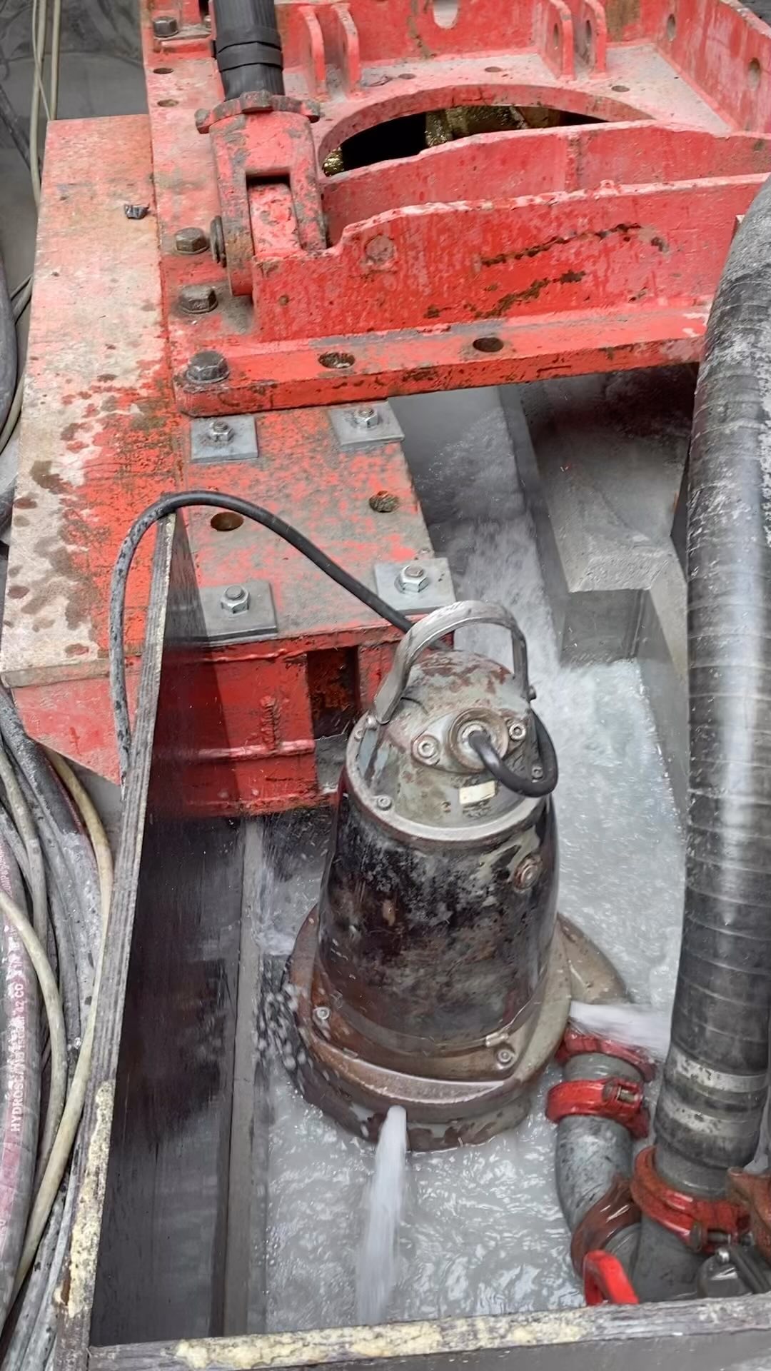 Pilotborrning i hisschaktet, genomslag i slutet av veckan 🔩