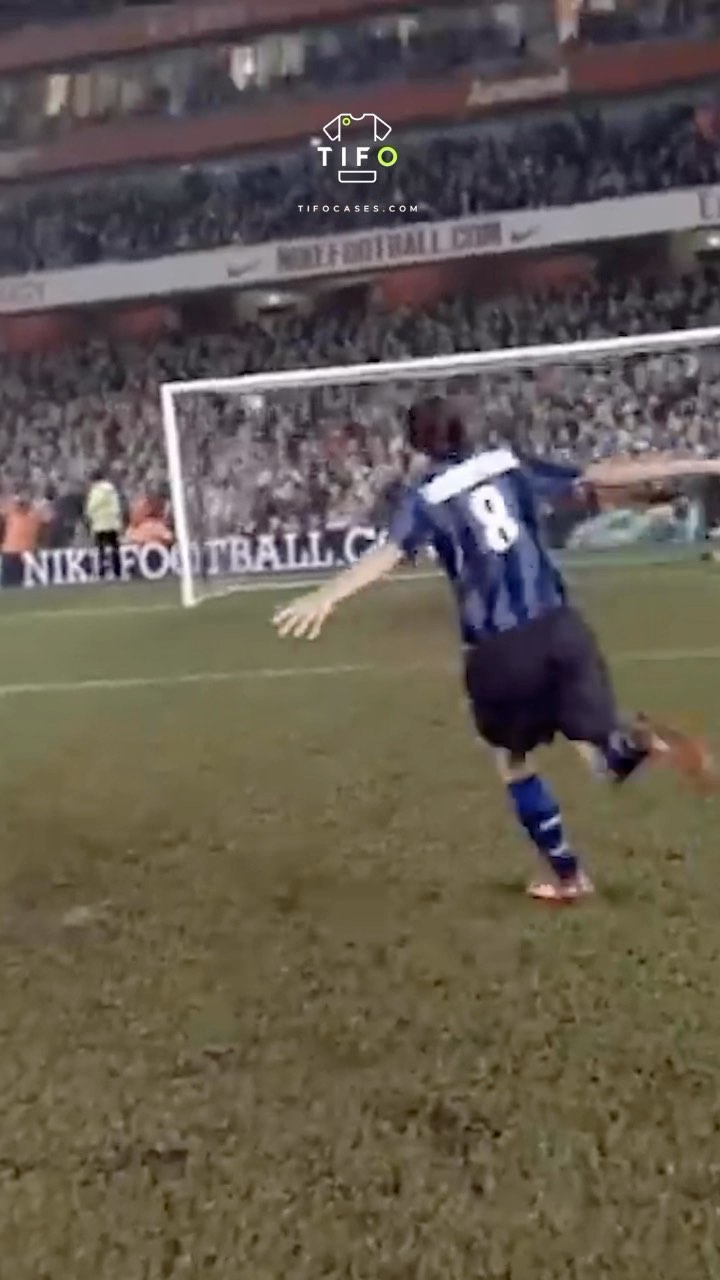 Football Nostalgia: ‘Take it to the next level’ - Nike, 2008 ✨
Part 2/3 - Watch the full video on our profile ⚽️
#JustDoIt #NikeFootball #Football #ThrowbackFootball #ClassicMatches #FootballLegends #GoldenEra #RememberWhen #NostalgicFootball #VintageFootball #FootballMemories #GloryDays #IconicMoments #OldSchoolFootball #FootballHeritage #RewindToFootball #FootballNostalgia #TimelessPassion #FootballTradition #LegendaryTeams #VintageVibes #FootballHistory #BackInTheDay