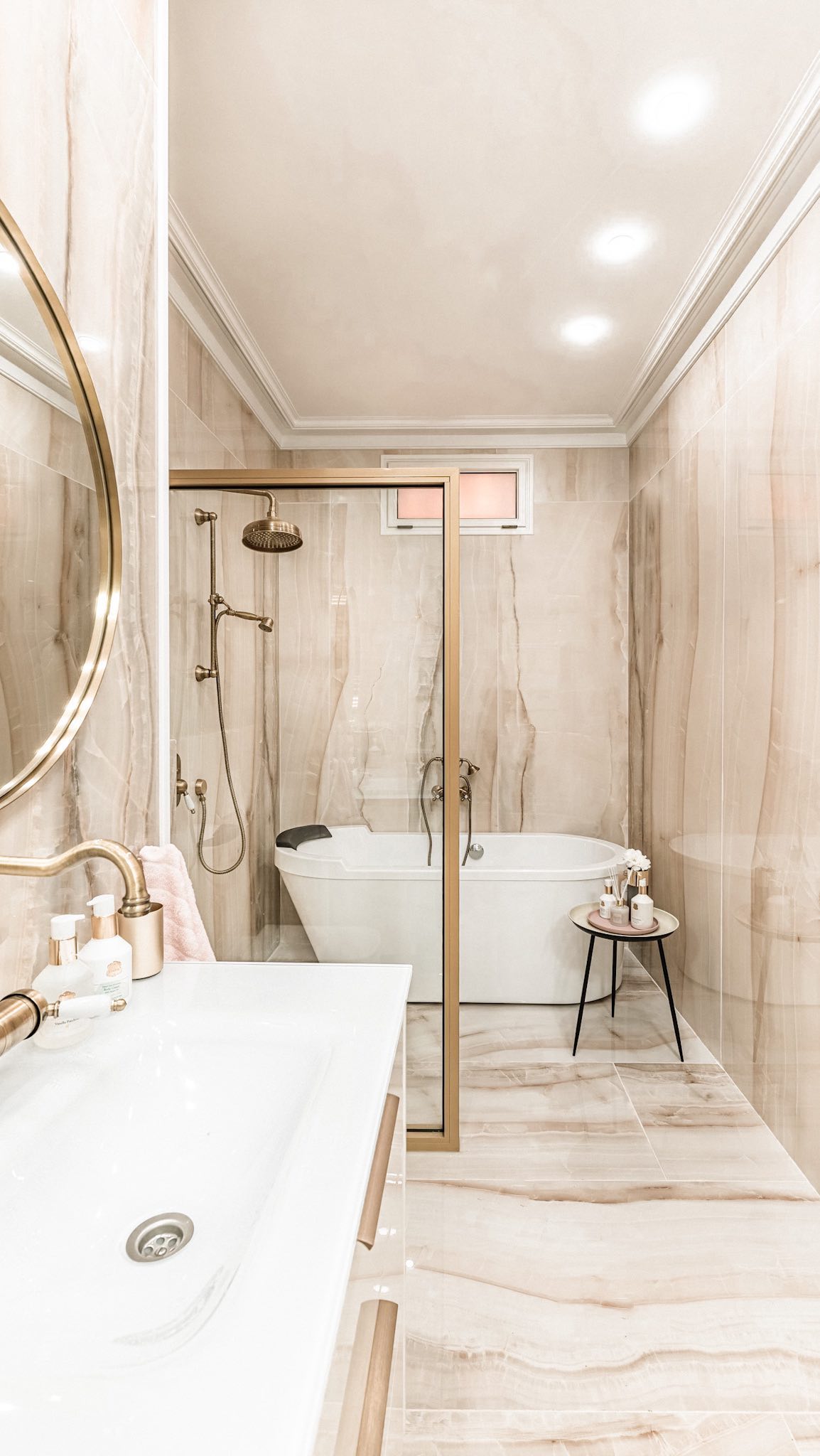 Yep!!! 🛀✨🤍
Wall & Floor matching tiles are great for bathroom or shower design. Don’t be afraid to use one color tone and play around with the accessories.
.
.
.
.
.
#bathroomdesignideas #bathroomdecors #freestandingbathtub #discoverbathroompics #ibstabathroom #sweetdreamsaremadeofthis #mikvehdesign #bldesign_studio #decoreinstagram #interiorbathroomtrends #reelsbathroombaths #instalhotography #instareelstranding #bathroomgold #pinkandgoldshower #goldtubes #goldfaucet #goldmirrormetallicjn #architectdigest #elledecor #ᴍᴏᴅᴇʀɴᴛᴜʙᴀɴɪsᴛᴀ