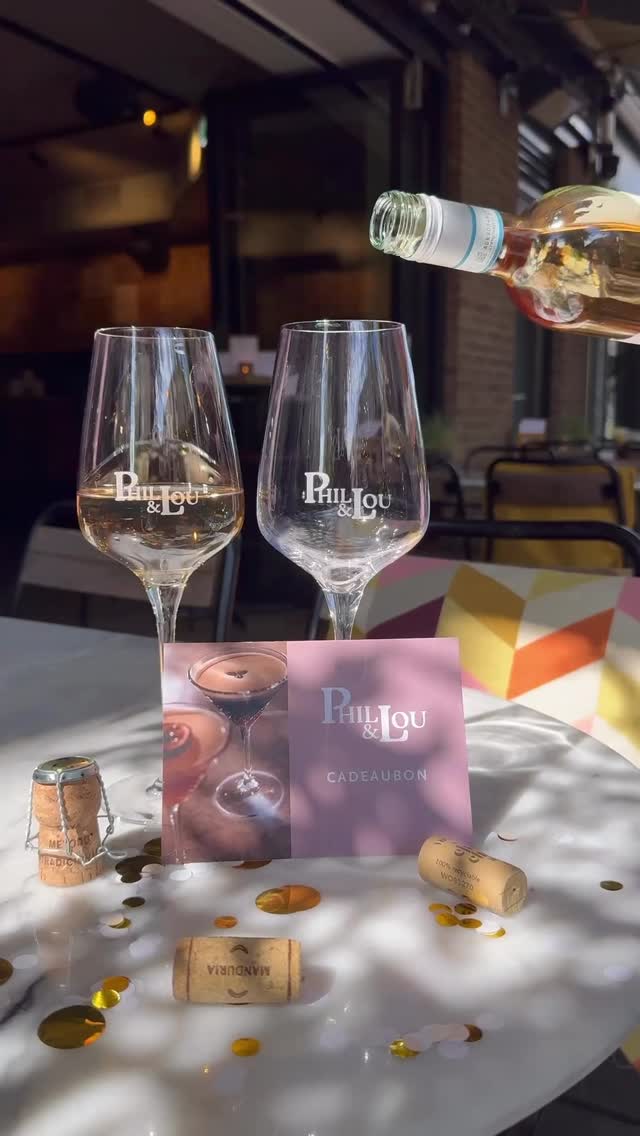 Moederdag tip, dé feestelijk ingepakte cadeaubon van PHIL&LOU! Of kom gezellig koffie drinken, lunchen of borrelen op moederdag aanstaande zondag!
Goed om te weten: de cadeaubonnen van Winebar&Bites blijven natuurlijk geldig! Tot snel🥂