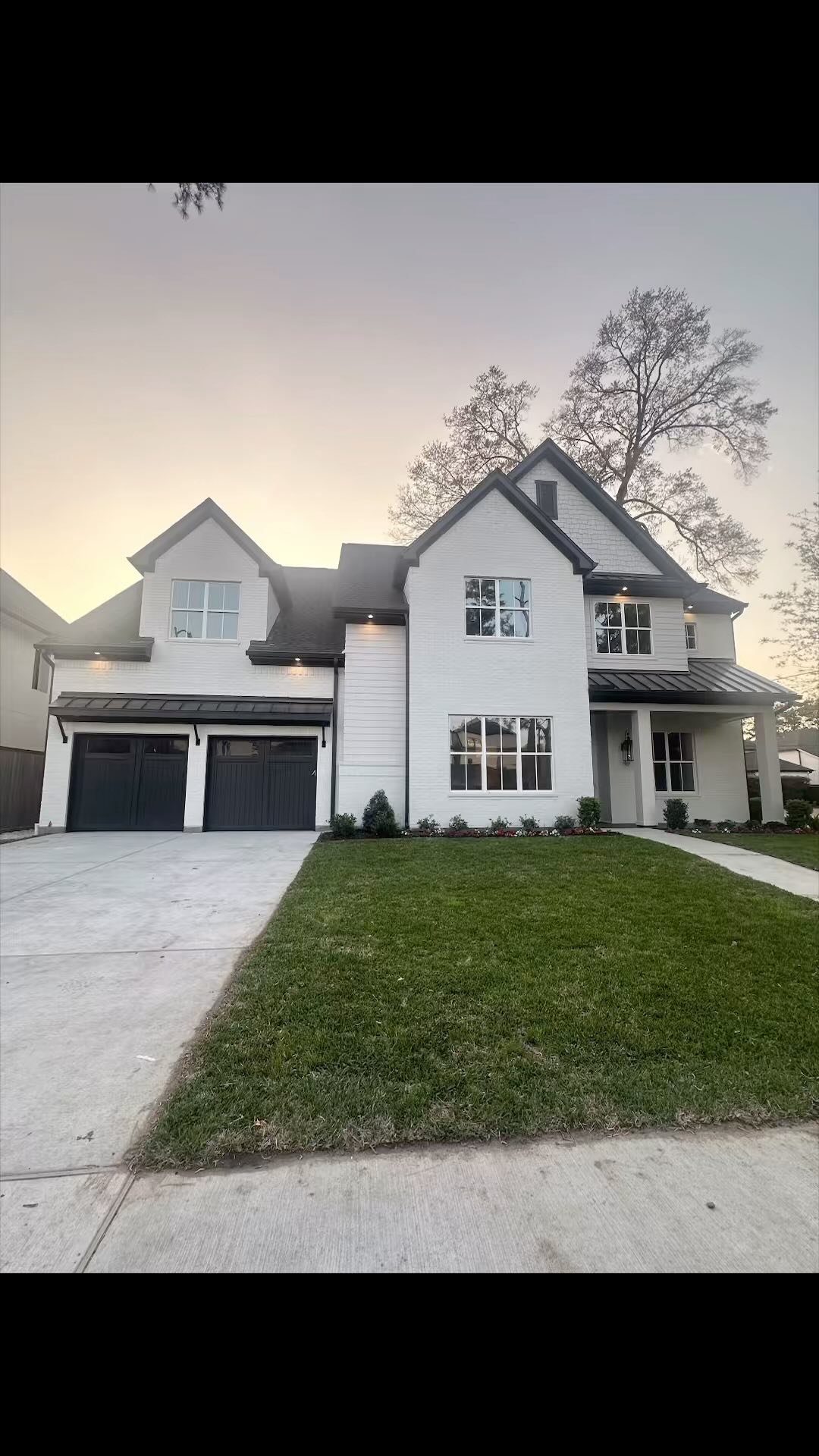 So excited to show you guys a sneak peak of our Glourie project in Houston, TX. This has been so fun working with @northstonebuilders on this to bring it to life. Can’t wait for more projects to come in Texas! ✨