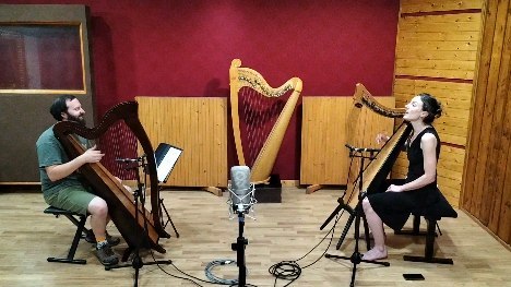 Duo harpe avec Tamsin Dearnley et Fearghal, au studio Producson à Toulouse
#harpe
#studiodenregistrement
#prisedeson