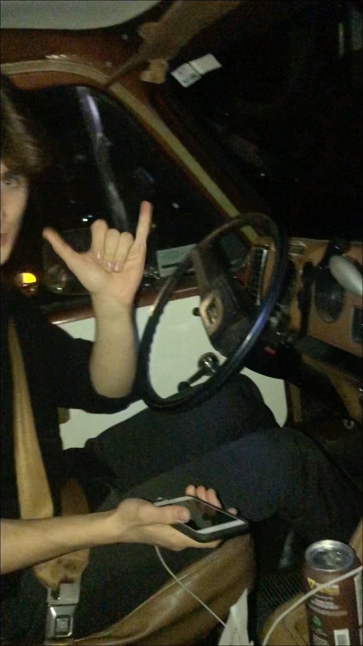 Dougs first night out :)
There were a few bumps along the road but all in all a vibe🤙🏼
.
.
.
#vanlife #camper #banff #lakelouise #van #deadbattery #snowboarding #mountains #rockymountains