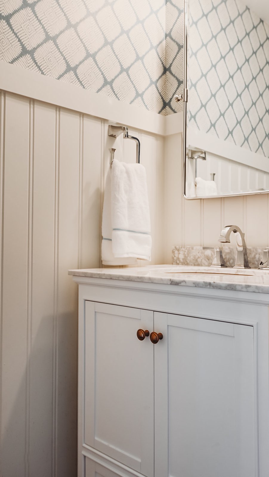 With a few bathroom projects currently underway hardware finishes have been on our minds lately so thought we’d take a minute to share some past projects.
From mixing metals to using a single finish the options are endless and make a huge impact on the look of the finished space.
What’s your preferred hardware look?