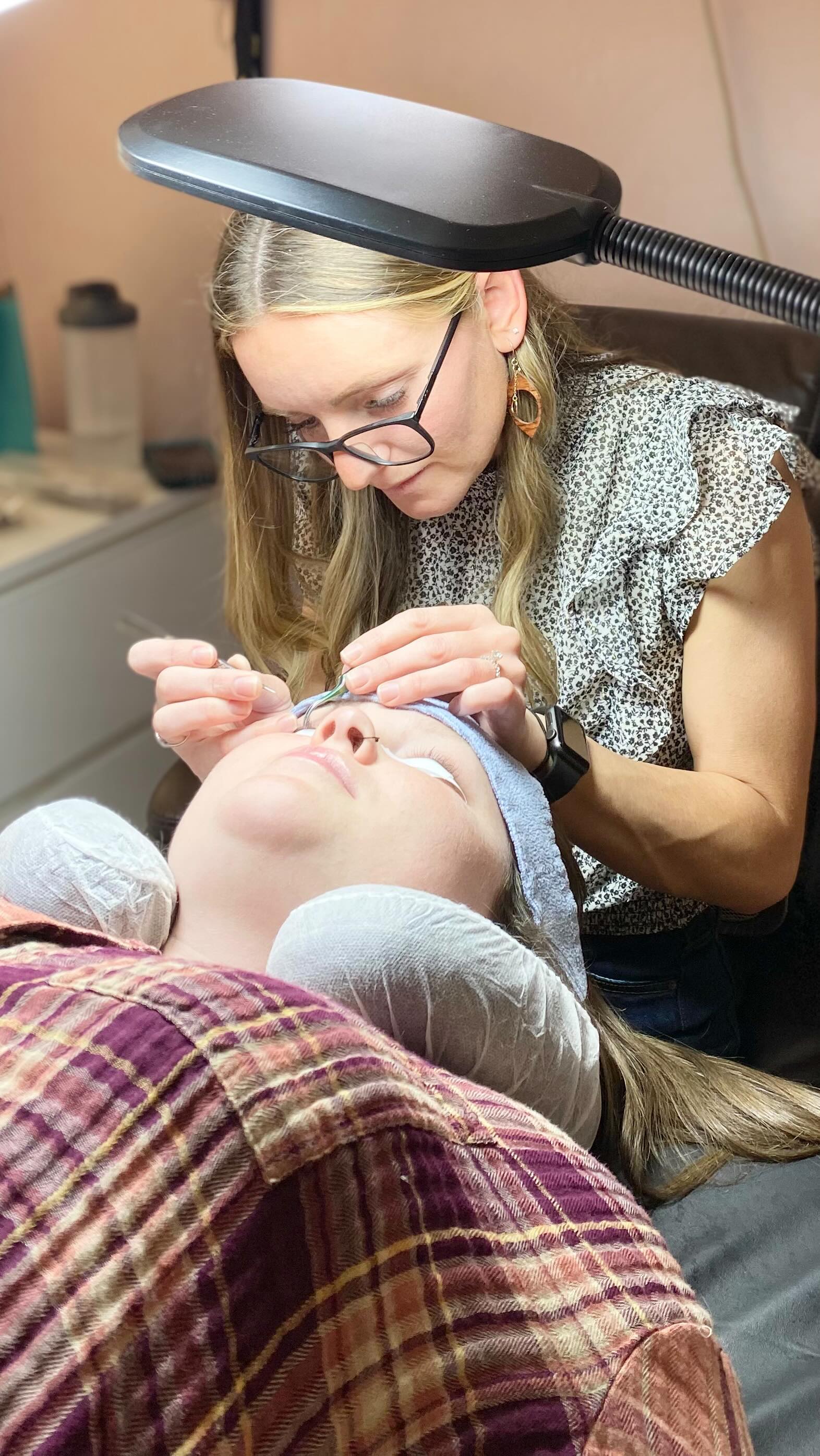 Lashes by Hannah 🤩🤩 Book an appointment with Hannah online at www.azlashlady.com or by texting 480-231-3877 #lashextensions #lashesaz #azlashes #lashes #lasheschandler