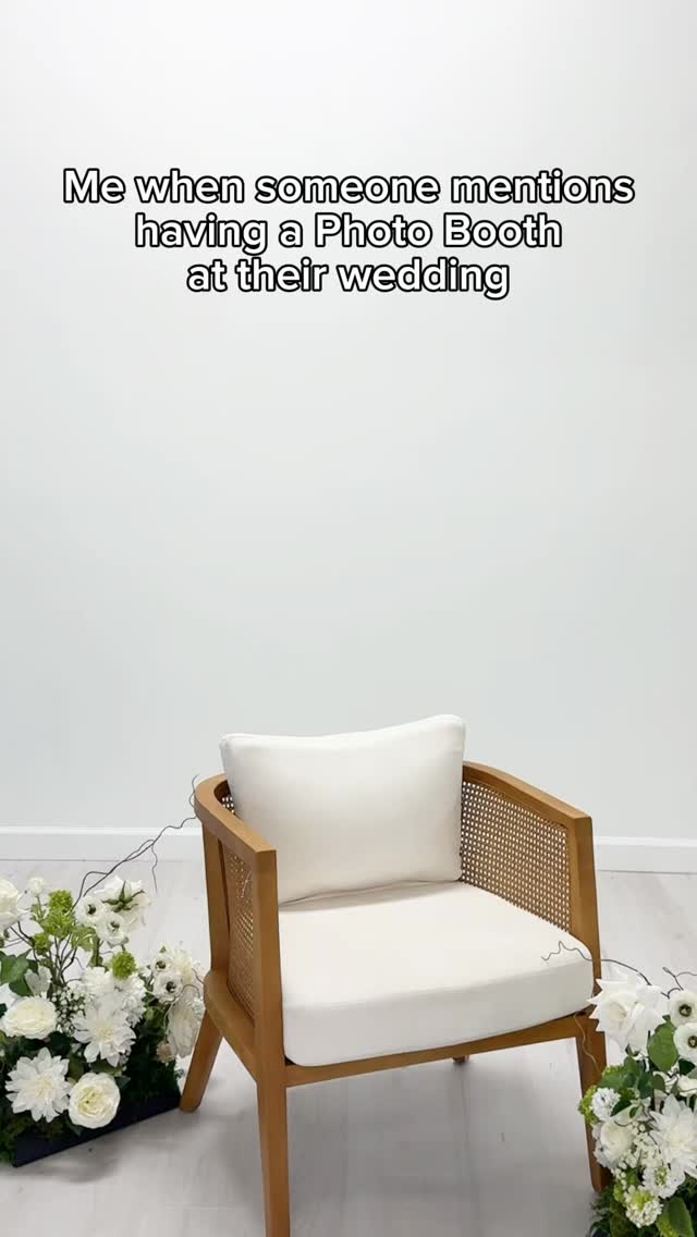 Excuse me, did I hear you mention wanting a Photo Booth at your wedding? 👀😉
#photoboothwedding #photoboothrental #photoboothfun #missouriphotobooth