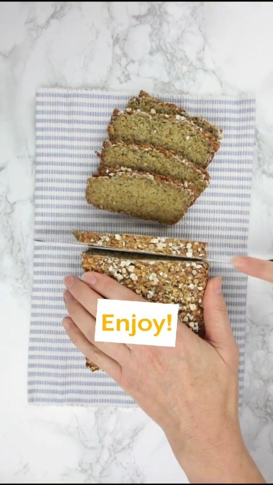 3 INGREDIENT PORRIDGE BREAD 🍞 🌾
This bread is a game changer. It’s gluten-free, vegan-friendly (if using soya yoghurt), high in fibre and protein, easy to make and most of all delicious 😋.
Makes 1 loaf.
🛒YOU’LL NEED
✔️500ml natural yoghurt or soya yoghurt
✔️450g porridge oats
✔️2 tsp of bicarbonate of soda
👩🏼🍳RECIPE
1️⃣Preheat the oven to 180°c and line a loaf tin.
2️⃣Mix all three ingredients together and pour the mix into the loaf tin.
3️⃣Bake for 45 minutes, or until the base is crisp.
Enjoy 😋
#porridgebread #glutenfreebread #easybreadrecipe #onlinenutritionist #carolinefarrellnutrition #londonnutritionist #bakingrecipes #breadrecipe #glutenfree #vegan #easyrecipes #baking @thefeedfeed @thefeedfeed.vegan #vegetarianfoodporn #veganfoodshare #healthylifestyle #veganrecipeideas #veganfoodporn #healthybreakfasts #flahavansoats #totalyoghurt