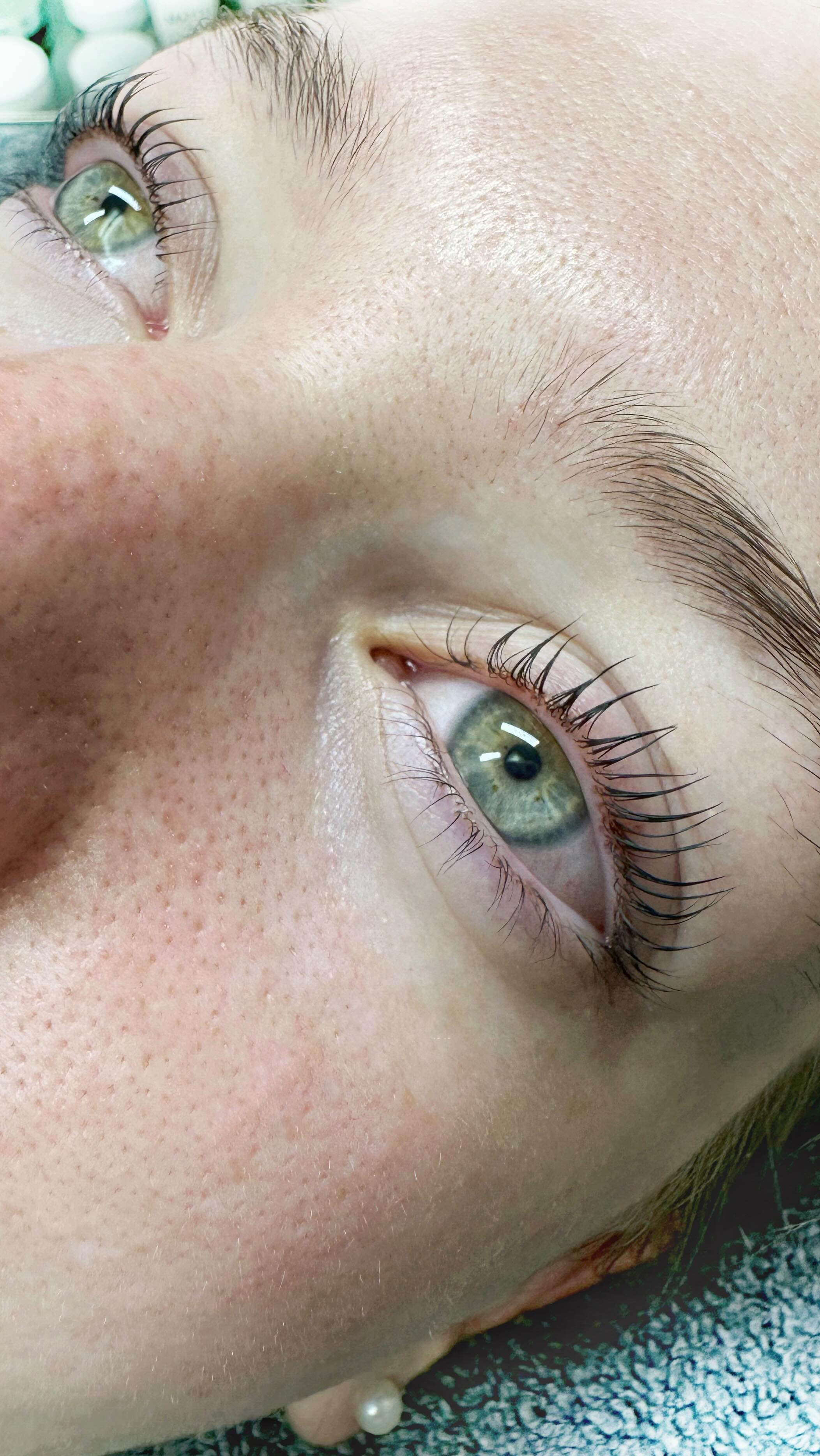 Bist Du bereit für Deine Sommerferien?🧳
W I M P E R N L I F T I N G …
DIE TOP VOR-FERIEN-BEHANDLUNG FÜR DEINE WIMPERN!
Unbeschwert den Strand 🐚, Pool 🌊 und die Sonne ☀️ geniessen!
Super praktisch!
Top aussehen ohne geschminkt zu sein!
Erhalte mit Deinen natürlichen Wimpern einen strahlenden und atemberaubenden Augenaufschlag!
Haltbarkeit ca. 6-8 Wochen.
Wann buchst Du Deinen Termin?
.
.
.
.
.
.
.
#lashlift #laslifting #wimpern #wimpernlifting #natürlichewimpern #freshlook #ferien avouscosmetics #dürnten #kosmetikerinzürichoberland