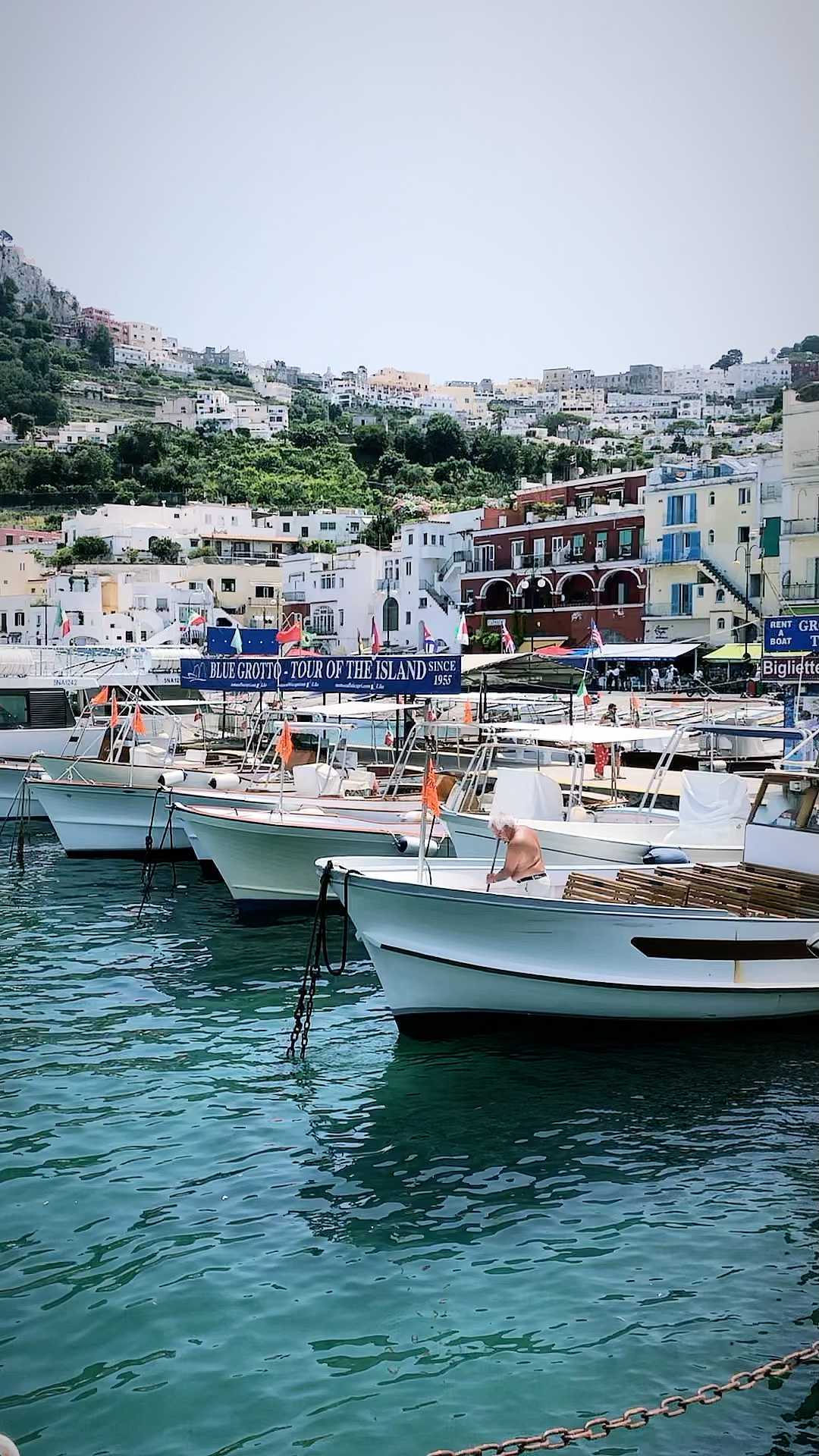 Best place to stay in Capri 😍@marunnellasuitescapri
#holidays #naples #italy #capri
For info and reservation DM me 🇮🇹