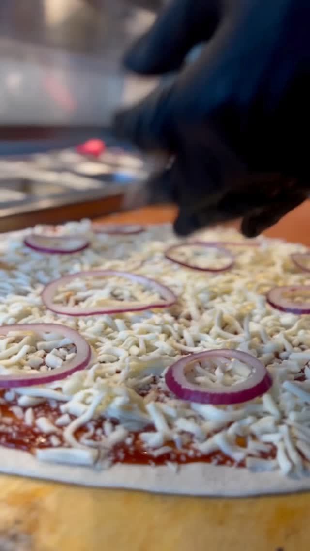 Some love stories are complicated... but not this one. ❤️🍕
.
.
.
#greenvilleavenuepizzacompany #gapc #pizzaislife #pizzalover #pizzalovers #DallasTexas #PizzaSlayer #PizzaCompany