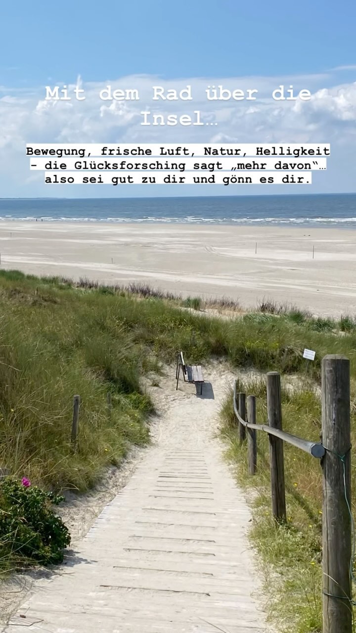 Mit dem Rad über die Insel ... Bewegung, Natur, Helligkeit, frische Luft, die Glücksforsching sagt „mehr davon“. Also tu dir Gutes und geh raus. #coachinginhamburg #coachinginrosengarten #coaching #findedeinenweg #spiekeroog #inselliebe #glücksmomente #zieleerreichen #meerliebe #burnoutprävention #burnout #zieleverfolgen #coachinglife #personalcoaching