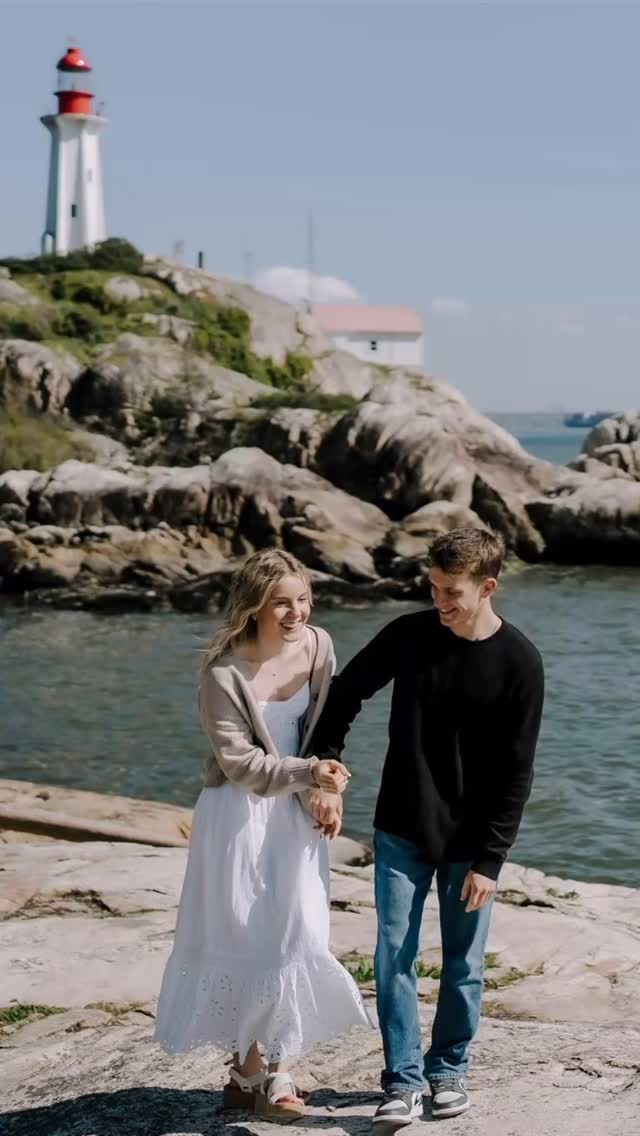 Took Emily & Owen down to the iconic Lighthouse Park for a little adventure—and maybe a whale sighting or two. No whales, but plenty of love. Climbing rocks, chasing light, and making magic by the sea.