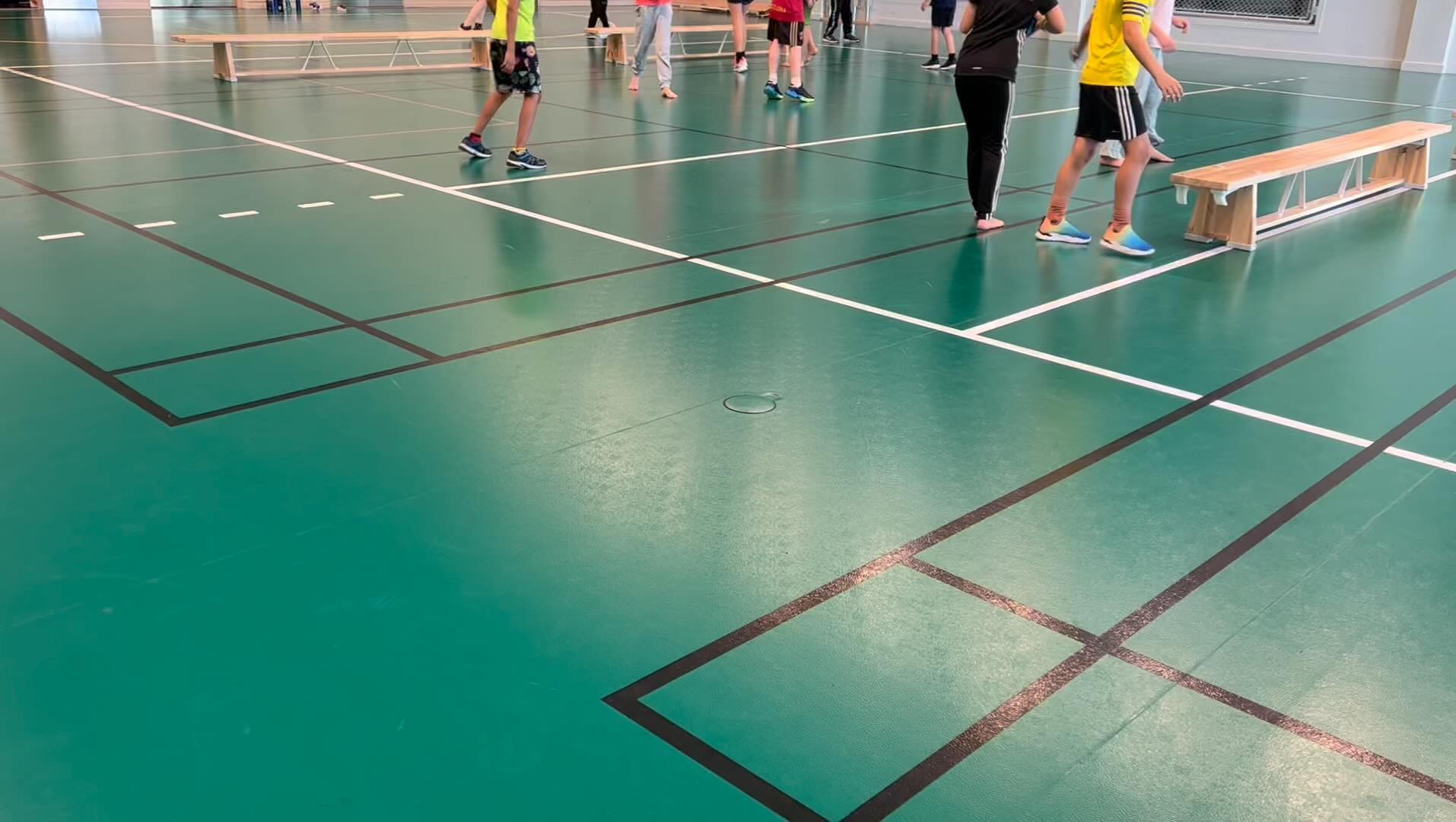 På idrotten tränade 2-3orna på att kasta och passa bollar. Allt avslutades med spökboll! 👻