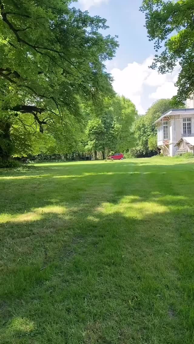 Y’a les oiseaux qui chantent….
#lepetitchateaudelabrosse #petitchateaudelabrosse #tourismecoeurdebeauce #chambresdhotes #baladesenforêt #maisondhôtes