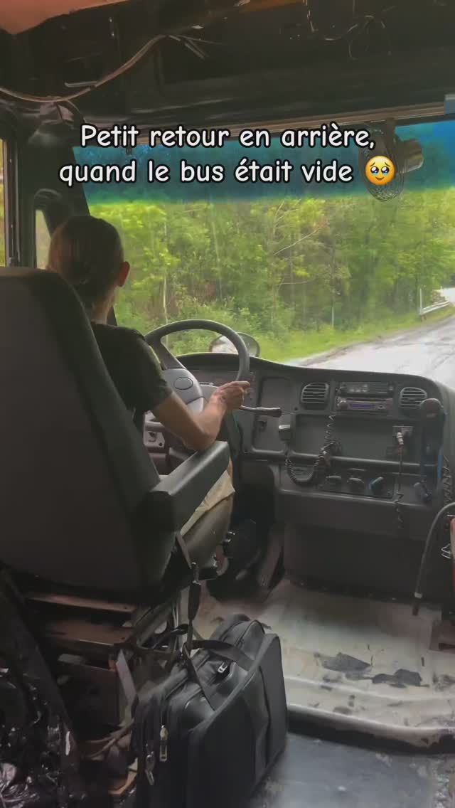 Avec @jayscott89 en trame de fond qui nous accompagne depuis pratiquement le début du projet, et partout sur la route par la suite 🥹
🇨🇦🇺🇸🇲🇽🇬🇹
#tbtiktok #alternatereality #musique #viealternative #buslife #adventure #roadtrip #autobus
#vieautonome #offgridliving