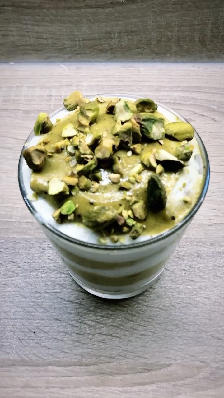 SAVE THE RECIPE 🎂
#pistachio TIRAMISU☕️
1. Mix 100g of Ricotta, 20g light Yogurt and Stevia
2. Mix the pistachios until smooth then add 50g light yogurt and stevia
3. Soak Savoiardi biscuits in coffee
4. Make delicious layers of biscuits, ricotta cream and pistachios cream 😍
5. Rest in fridge for 2h
Enjoy the creaminess 💦