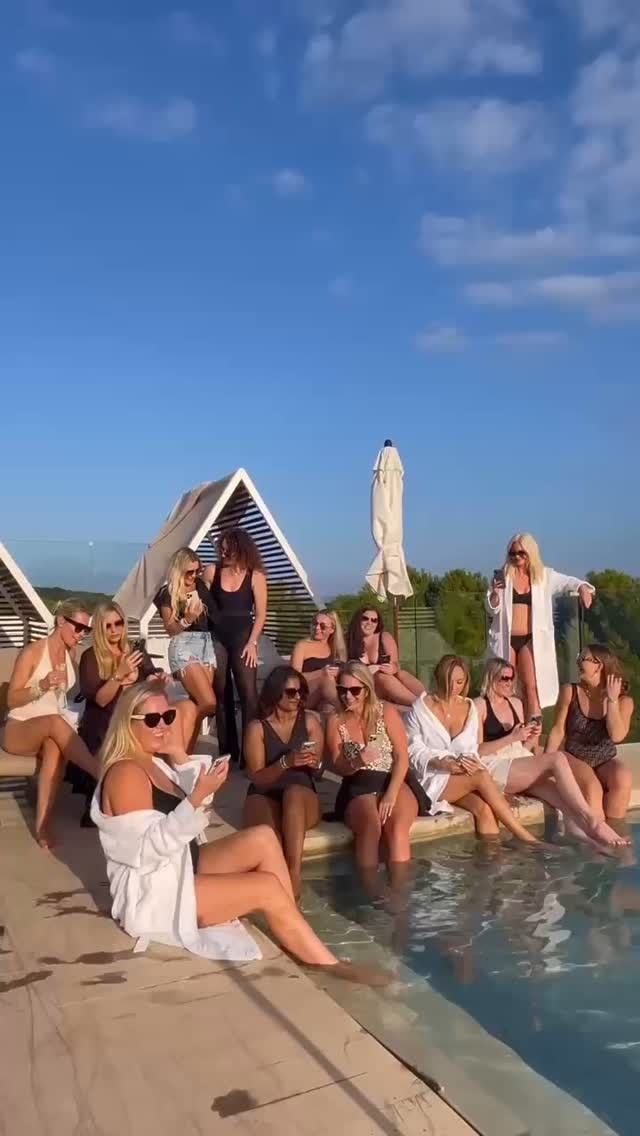 This is a life-changing opportunity, and we want YOU to be a part of it.
We’re launching something HUGE – a brand new bootcamp, created through the powerful collaboration of 7 unstoppable women.
Together, we’re on a mission to help you transform your life — to build your version of freedom through travel and creating income online!
In this 6-week masterclass, you’ll learn directly from women who have been where you are, and have turned their dreams into something extraordinary.
We’re not just offering a course, we’re offering the blueprint to change your life. This is your chance to join us before May 15th and secure your spot in this exclusive experience to start building your own travel business with confidence.
We’ve combined our strengths to give YOU the best shot at success, and now it’s your turn to make a life-changing move.
So, who’s ready to take action? DM me ‘ALL IN’ for me to send you the details…
#travelbusiness #womeninbusiness #digitalnomadlife #onlineincome #freedomlifestyle #femaleentrepreneurs #workfromanywhere #changeyourlife #travelandwork #buildyourdreams #remoteworklife #personaldevelopment #businessbootcamp #lifebydesign #inspiredwomen #mumsofinsta #mumsuk #mumsofig