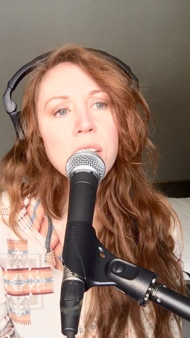 a classic. happy happy holidays.
Got plans for this one. Originally did it for Patreon and one wonderful patron in particular in the Covers Club (shout out to Suzy! 🥰) (you can still download by becoming my patron for $1 - best gift to me ever! - link in bio). Recorded it live, one magical take with the wonderful @gusberry …