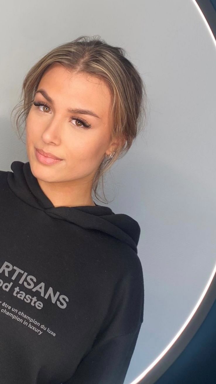 Before and after volume lashes op prachtige @andrea.xrs 😱😻
Love the results ✨
#wimperextensions #lashextensions #lashtech #beforeandafter #wimperstyliste #lashextend #beauty #hudabeauty #nederland