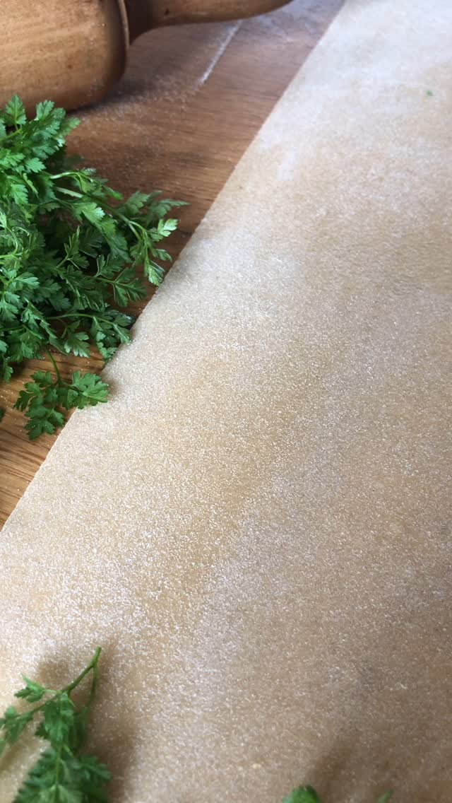 Herb laminated pasta sheets? Yes please! These are layered with kervel, a lusciously green and very soft herb, perfect for lamination as it won’t pierce the tender pasta dough. Simply loving how the herbs stretch and develop into this beautiful leafy pattern as the dough travels through the pasta machine.
•
•
•
•
•
#freshpasta #pastafresca #homemadepasta #pastalovers #foodie #eattheworld #foodforthesoul #goodmoodfood #pastalover #feedfeed #italiancooking #onmytable #girlswithgluten #chosepasta #foryoupage #explore #workshop #pastatools #italiantools #brasspastatools #madeinitaly #laminateddough #herbpasta