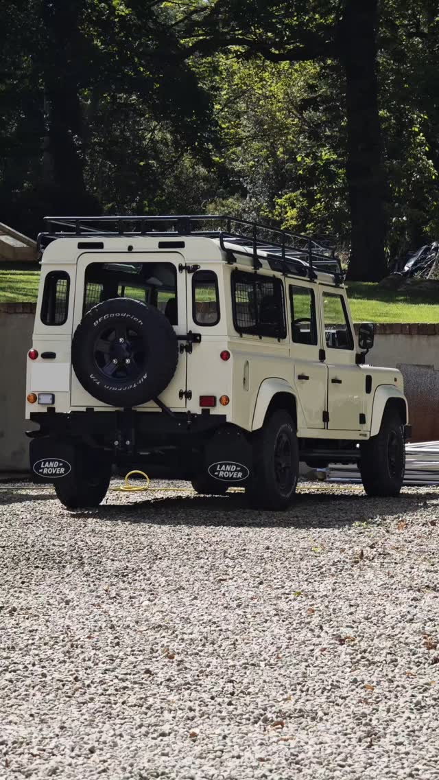 Cruising into the weekend like 😎
#landroverdefender #defender #restoration #beach #donegal #ireland #home