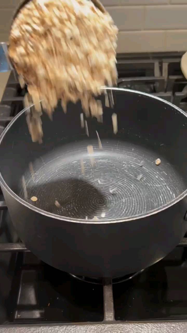 CHIA SEED OATMEAL 🥣 A quick and easy breakfast made with just 3 ingredients plus toppings!
Visit www.natureselements.in for Organic and all Natural Chia Seeds.
Recipe by - @braesbites
#chiaseeds #chiaseed #chiaseedoatmeal #oatmealbowl #oatmeal #oatmealbreakfast #oatsforbreakfast #oats #breakfastoats #chiaseedpudding #oatsmeal #oatmeals #easybreakfast #natureselements.in