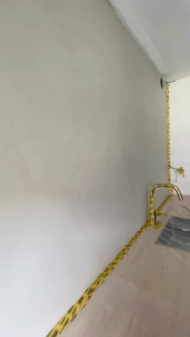 Innan du river tex ditt badrum eller ditt gamla klinkergolv i ditt hus/lägenhet, fundera på om Microcement passar?! Ett ”fogfritt” golv är ju alltid trevligt 👌🏼. Eller varför inte en snygg fondvägg med Microcement hör av dig till @jtbyggmurputs
#microcementwall #microcement #jtbyggmurputs #designcement #topciment #inredningsinspo #golv #norrköping #linköping