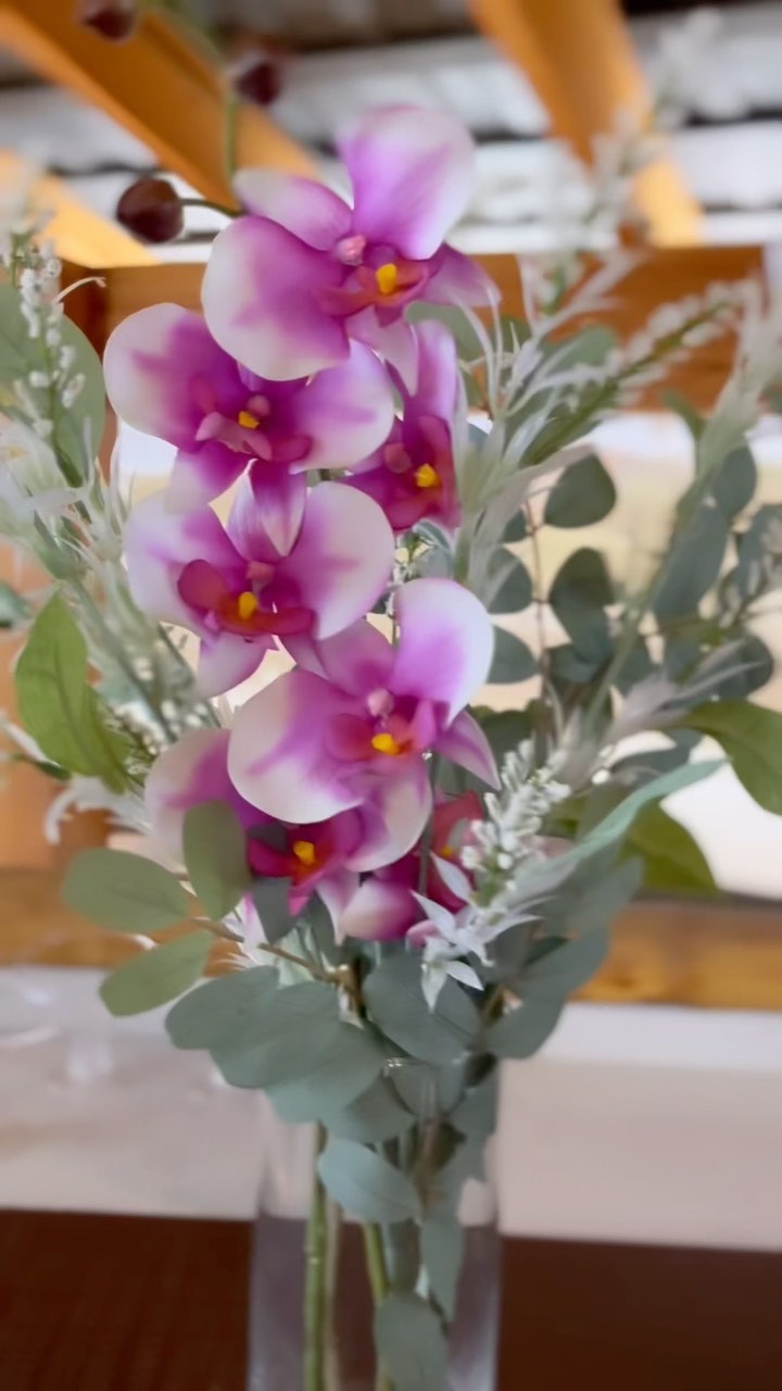 We pay close attention to detail to provide the best support when it comes to important events. From the way we handle food to the way we display and serve it, every action leading to dinner time gets planned and executed to perfection.
#cateringcharleston #charlestonfood #charlestoncatering #charlestonweddings #chstoday #charlestonweddingfood