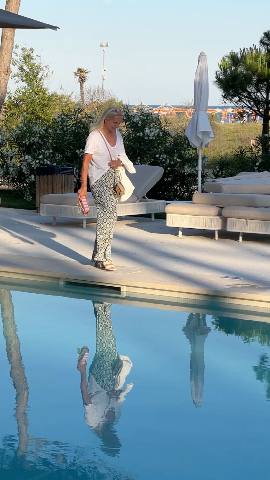 Bin am Weg! Mein heutiges Dress: „Orange in Streifen“😀🍊….#beachparty ☀️🐚#celebratinglife #wrapwithfabric #sustainable #italytrip 🙏 @regina_preloznik