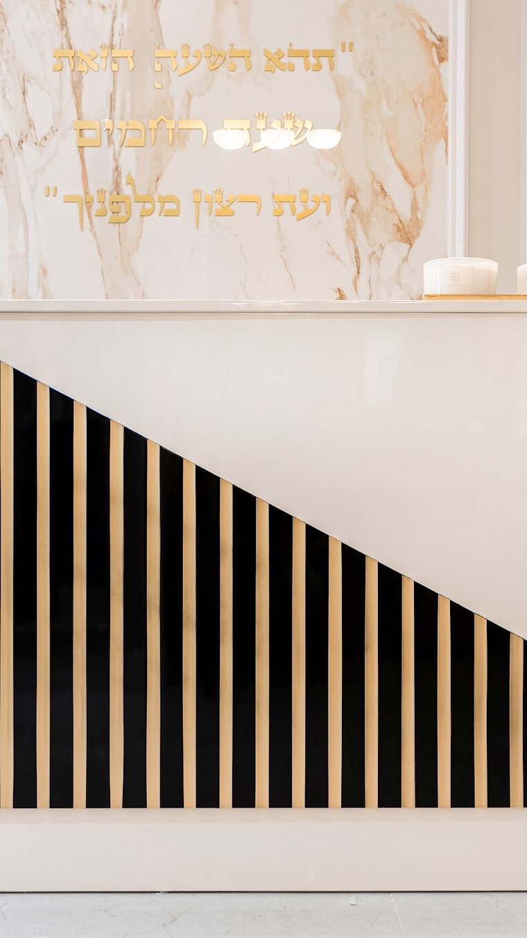 Our new millwork piece for Lobby reception ✨✨✨
.
.
.
The design was inspired by the outline of the lobby curvy wall.