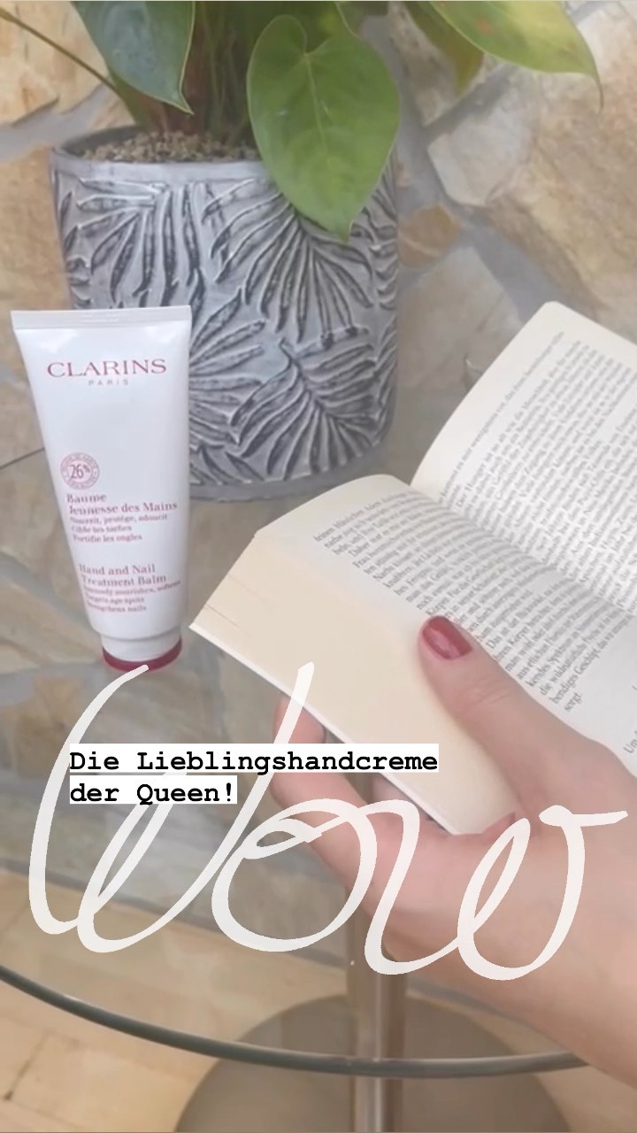 Die Lieblingshandcreme der Queen jetzt zum Dankeschönpreis und eine 30ml Handtaschengröße gratis dazu 👸
#clarins #beauty #handcreme #waghäusel #heidelberg #mannheim #karlsruhe #bruchsal #wellness #makeup #hand #nails