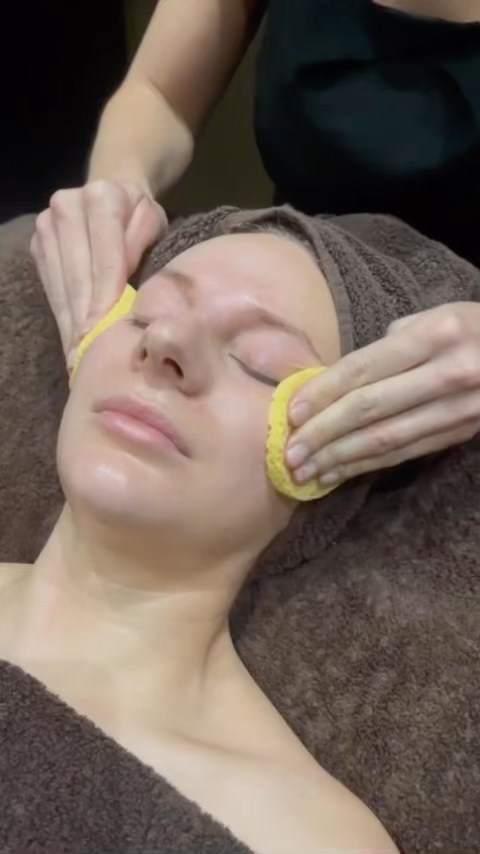 New year, even better skin🤍✨make 2023 the year that you invest in your real life filter 😍 @beautiquechesterfield__ #caci#environ#iiaa#skincare#chesterfield