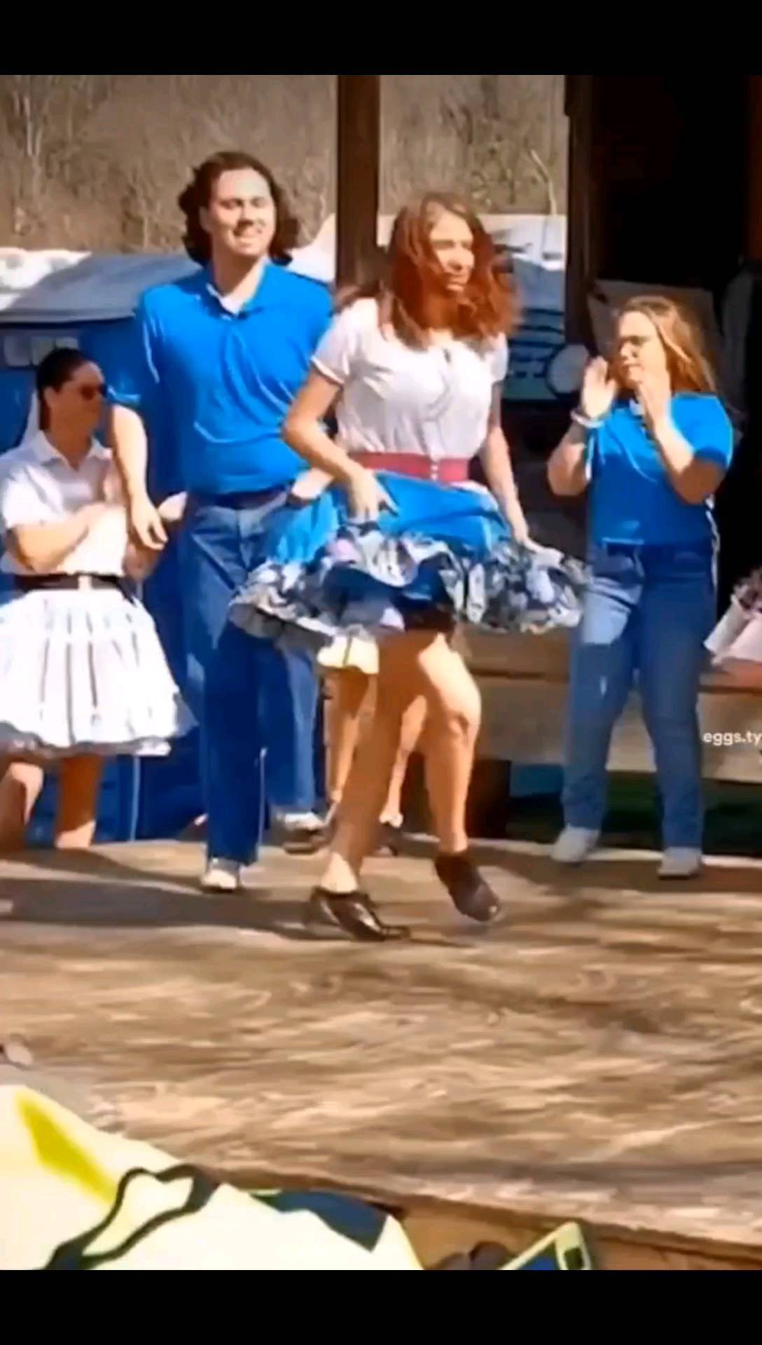 How to dance to dubstep:
#dubstep #riddim #jauua #Jawa #music #edm #rave #festival #musicfestival