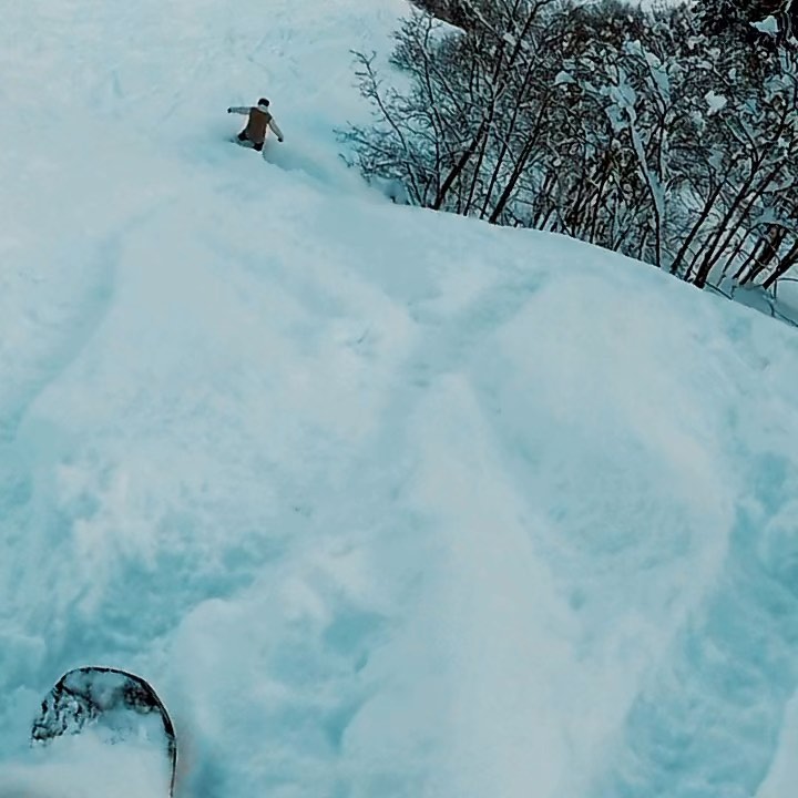 The last 4 days with @danbaxter83 @dannybartram and @danieljamesbilbymusic have been hands down the best 4 days of snowboarding I’ve ever experienced. 🤩 Deep powder runs for days off mountains, through trees and down pistes with the sun (sometimes) shining, plenty of crashes and huge smiles on everyone’s faces. It’s been epic! 🤘🏻🤘🏻
I can’t wait for more.🏂