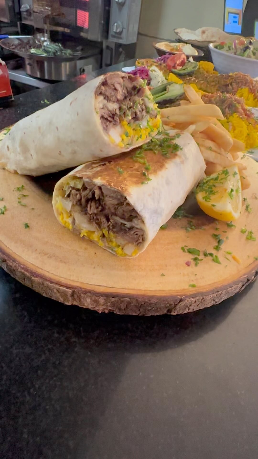 Happy Monday! What meal are you going to start your week off with? 🌯🧆 🍔 🍕
#shawarma #burrito #wrap #pizza #flatbread #falafel #hummus #lamb #rice #sandiego #sandiego_ca #sandiegoeats #sandiegofood #sandiegofoodie #sandiegofoodies #monday #mondaymotivation