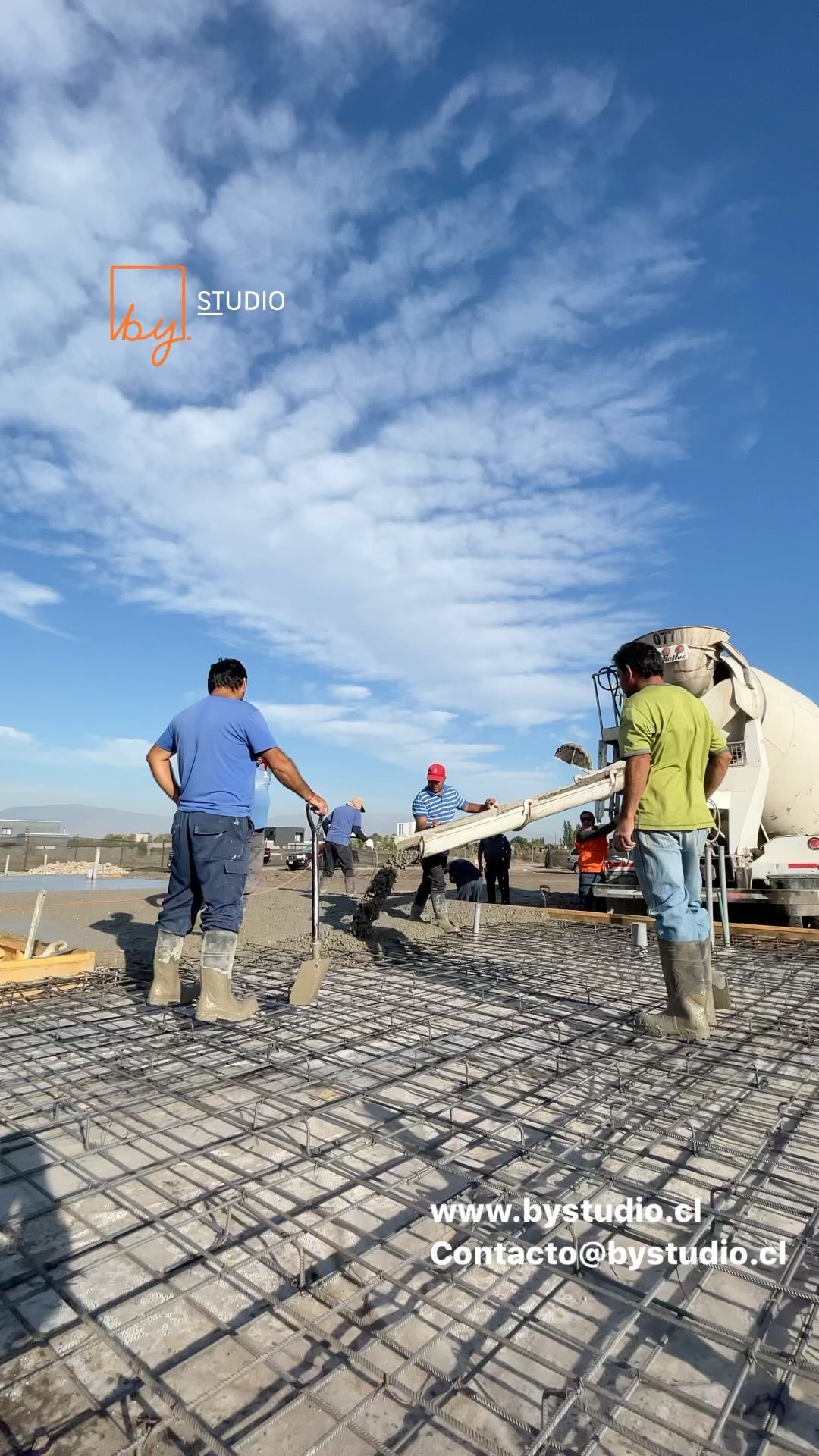 Casa en Chicureo
.
Radier hormigón armado, muros panel sip
.
www.bystudio.cl
.
contacto@bystudio.cl
.
#architecture #arquitectura #construccion #construction #construcción #chile #panelsip
