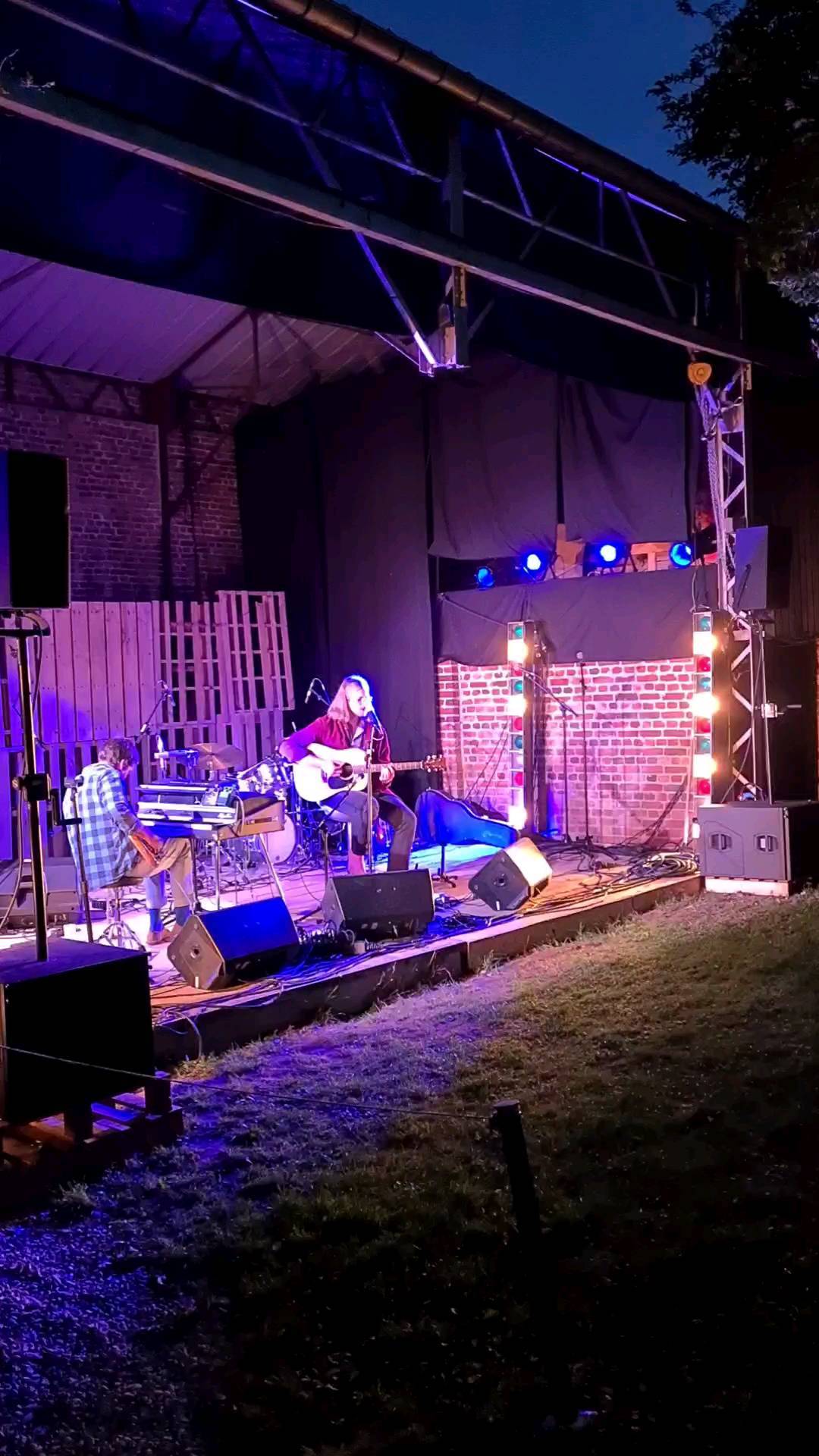 @richardalleninsong au @chezoimfest
Le 18 septembre, 20h
#summerfestival #festival #campagne #music #live #folk #songwriter #grange #concert