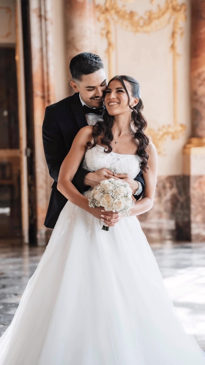 Im April durften wir die Hochzeit von 👰🏻Domenica & Kim 🤵♂️ begleiten und diese Bilder sind entstanden. 😍
fotografische Unterstützung von @mjr_films
📩 Schreibt uns, wenn ihr noch einen Fotografen für eure Hochzeit sucht. Oder besucht unsere Webseite in der Bio für mehr Informationen über uns.
#Hochzeitsfotografie #Hochzeitskleid #Hochzeit #Hochzeitsfrisur #Hochzeitsbilder #Hochzeitslocation #hochzeitsinspiration #hochzeitsplanung