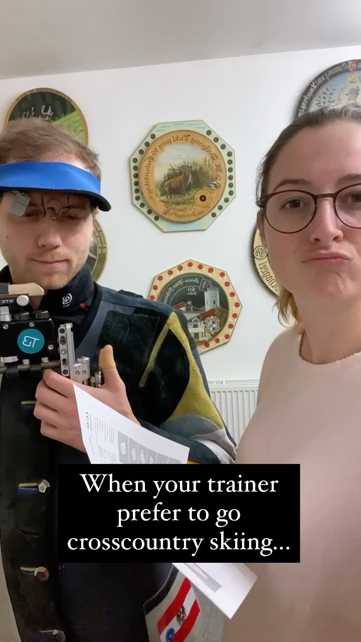 When your trainer is busy...
.
#createthebest #trainingsbuddy