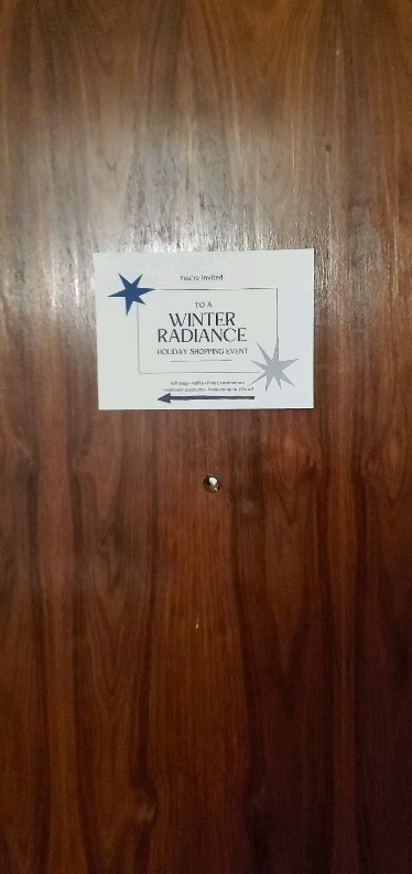 Setting up! See you all soon.
Link in bio to reserve your gift bag or just stop by!
#holiday #shoppingevents #skincare #thechillfacialist #nycsmallbusiness