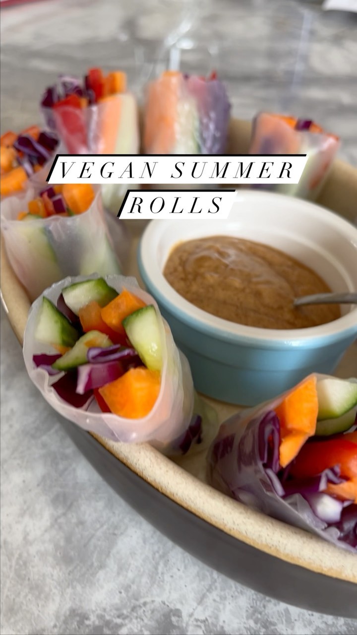 What to eat when it’s hot!
Thanks to seeing some wonderful videos like these i thought I’d give it a try!
You can put whatever you want the rice paper pancake. I used cucumber, peppers, carrots and purple cabbage.
Ingredient dressing:
Almond butter (1-2) teaspoons
Tahini (2 teaspoons)
Soya sauce (I used gluten free)
Maple syrup (tiny amount)
Rice wine vinegar (one teaspoon)
Sesame oil
Half fresh lime juice
Feel free to experiment your own dressing.
Last time I added ginger to it and it was also a game changer.
Enjoy!
#summerrolls #healthyfood #healthyrecipes #summerfood #summerfoodideas #foodie #eczemafree #guthealth #eatingclean #foodismedicine #yogaleeeats #breakingfreefromeczema