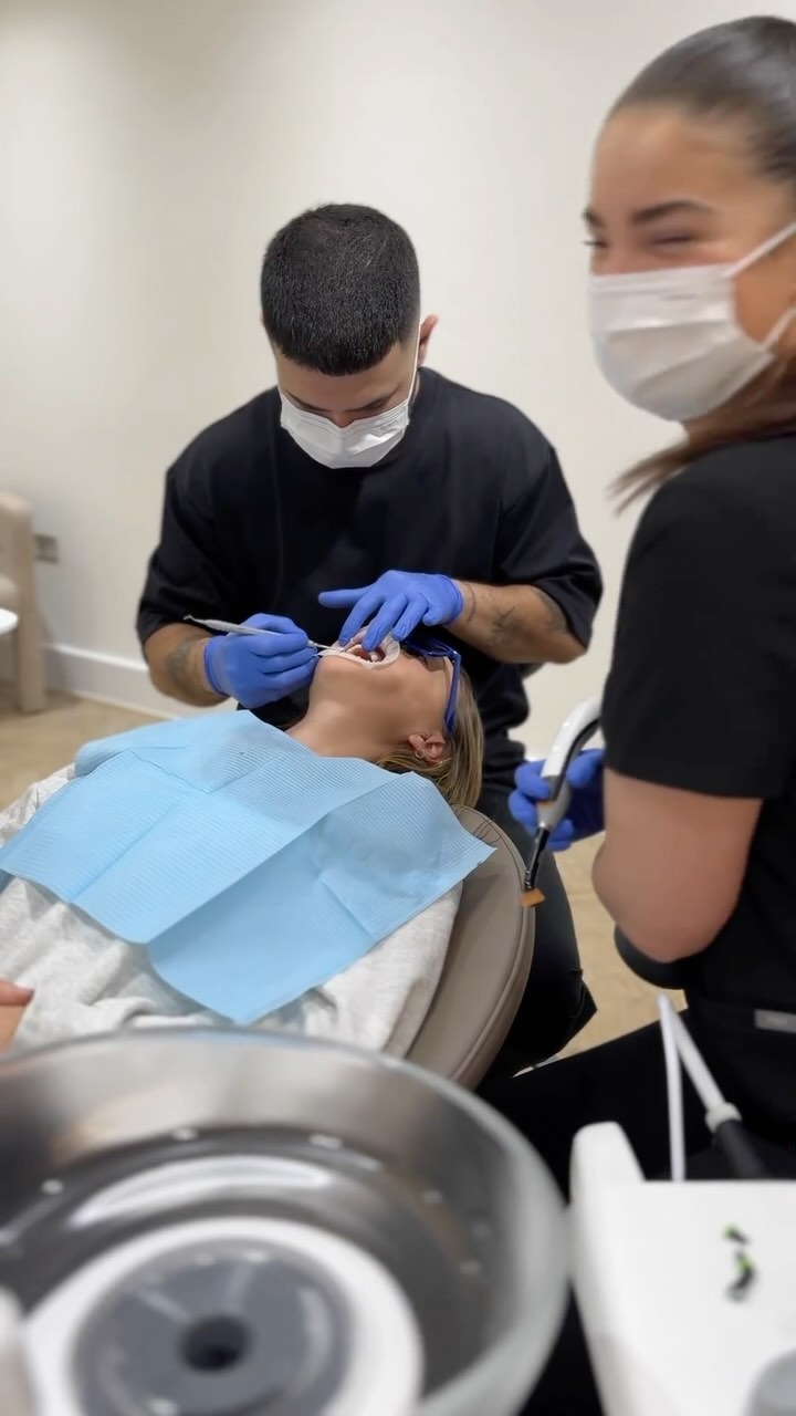 Keeping busy at Teeth by Teki 💙
.
.
#teethbyteki #compositebonding #straightteeth