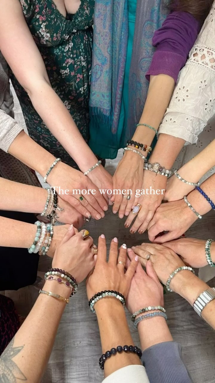 ✨There is nothing that ignites my soul more than sitting in circle with women, especially in nature 🌊🐚🐦⬛🌳🌻!!! I love attending retreats and leading them!!! If you would like to join me in person, or online - simply reach out 🦋