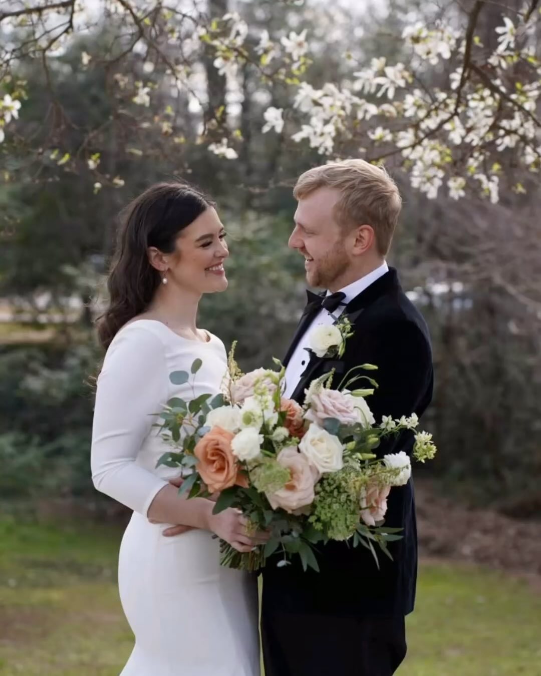 Bailey and Darren had such a incredible wedding day.
Wedding planning and design: @weddingsbyepic
Photo: @jaimiedeephotography
Venue: @callanwoldefinearts
Catering: @zestatlantacatering
Cake: @kellysweddingcakesatlanta
Band: @emeraldempireband
Dress: @thesentimentalistatl
Hair and Makeup: @makemeupga