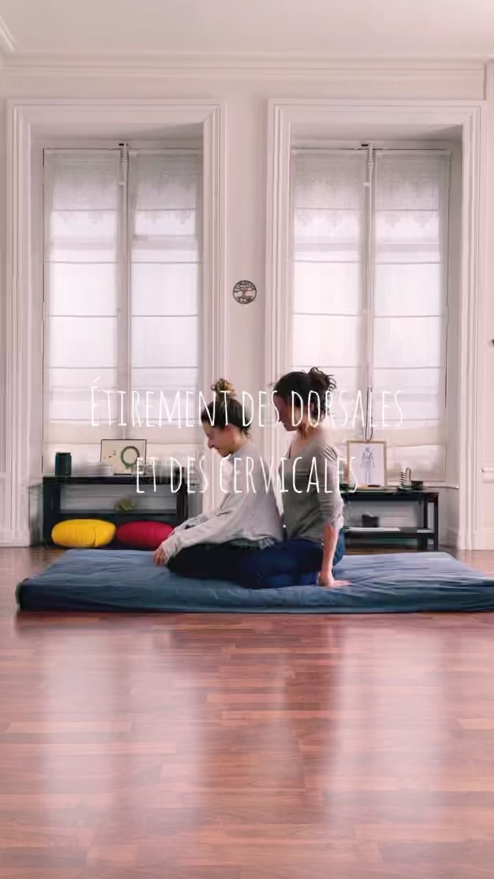 Un étirement que mon mari réclame souvent a cause de son métier de bureau. Elle permet de faire respirer les dorsales hautes ainsi que les cervicales 🍃
#detente #keikoshiatsu #shiatsulyon #etirement #maldedos