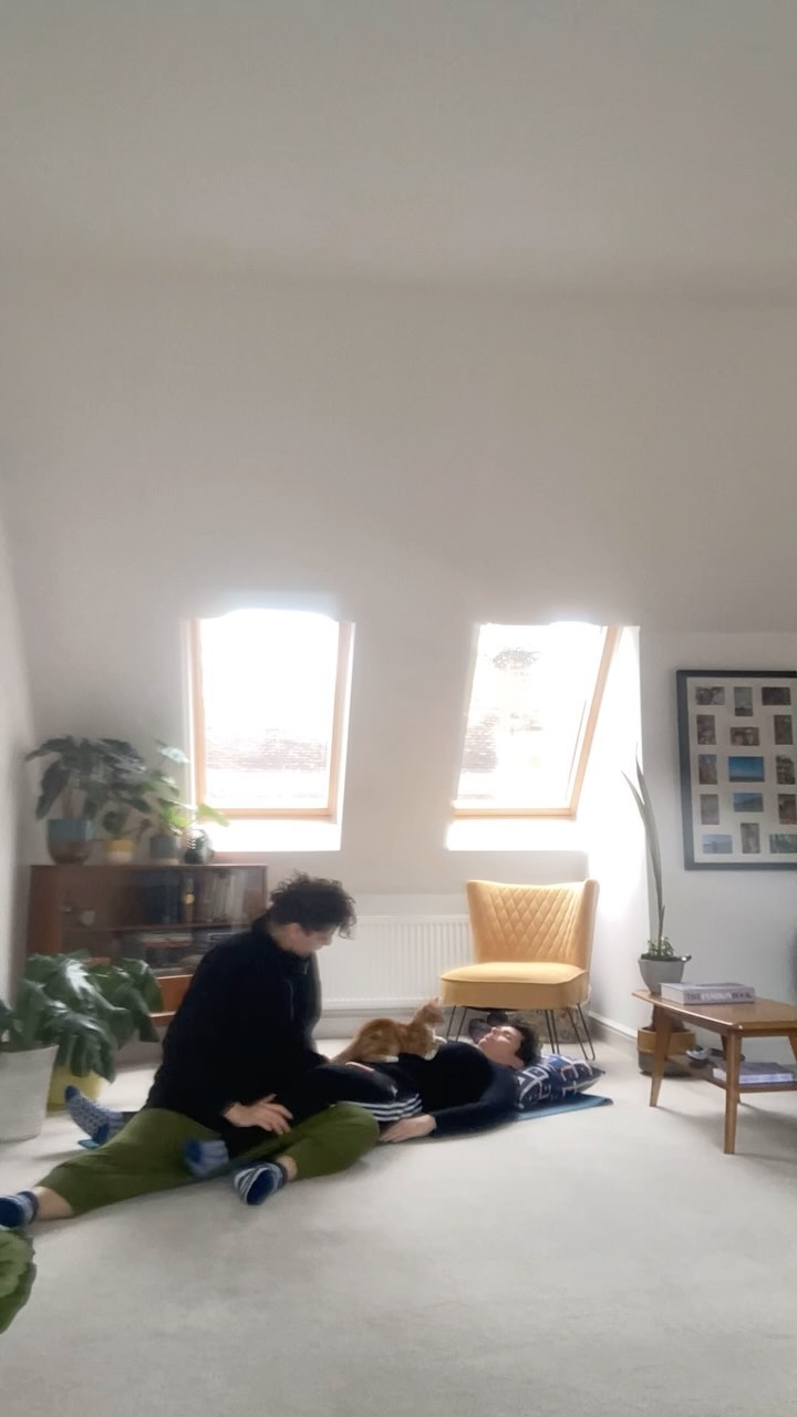 December the 30th! Thai Yoga massage🧿
This is a short and simple sequence for this lovely human. She got the other side done after the video ❤️
Theme of the day for me is: Do You!
…Focus on being yourself …
Thai Yoga Massage helps with:
🍄 range of motion
🪷Relaxes, De-Stresses & Reliefs from pain
🍄Improves Physical Performance
🪷Improves Circulation and Boosts the Immune System
🍄Promotes Inner Peace and Body Awareness
🪷 and it is tailored to your needs
Do you want to have a taste of this ancient massage technique?
At your space or at the @ldnlgbtqcentre on Wednesdays!
Comment below 🙏🏼
#yogateacher #massagetherapist #queeryogateacher
#yoga #ayurveda #massage #queeryoga
#yogaforeverybody #meditation #yogapractice #yogainspiration #yogavinyasa #yogaposes #yogalife #yogaathome #practiceyogachangeyourworld #yogachallenge #yogagram #yogagirl #getyouryogaon #recovery
#queer #lgbtq🌈 #greek #vegan #bodypositive
#dailyrituals #selfcare #wellness #mentalhealth @yoga.thania