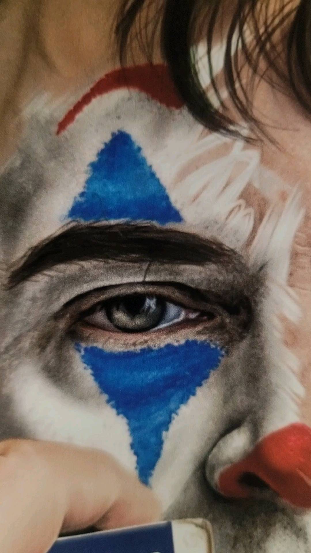 Hey guys heres little video of the print of a joker drawing Jimmy did !!! Hopefully you guys enjoy it and dont be shy to leave a coment 😁
#digitalartdrawing #bestartpage #digitalartportrait #phothoshop #créative #instacreate #tatoosleeve #instagramartists #artsoninstagram #goodart #artist #portaits_ig #portrait #illustratorart #illustrationportrait #digitalportrait #joaquimphoenix #illusion #crazyart #hyperrealisme #peintre #mixmediaartist #artistpainter #hyperrealismart #dccomic #batman #joker #comics #trompeloeil #realisticart
@joaquinlphoenix @toddphillips1 @wbpictures @dccomics