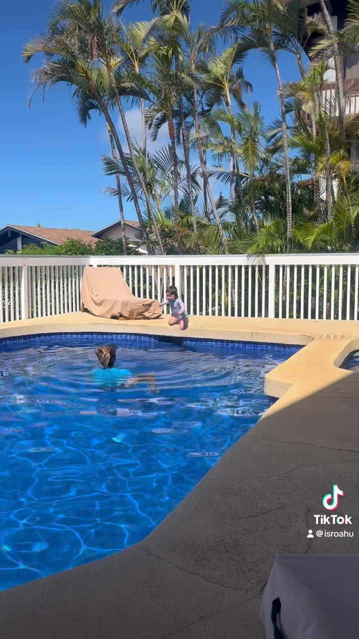 Naomi aka āMimiā, (2 1/2 years old) returned for a Refresher to clean up her swim-float-swim and become even stronger in the water. Here is Mimi swimming laps across her home pool in just 7 lessons.
Happy to have this sweet pea so strong in the water and water safe!š©µš
Iām still traveling to private pools. For more info on private lessons at your own pool email a.harrer@infantswim.com. Mahalo!
#swim #swimming #swimlessons #isr #infantswimmingresource #water #safe #watersafety #watersaferyhawaii #oahu #kaimuki #kahala #hawaiikai #kailua #portlock #honolulu #oahu #drowningprevention #summer2024
